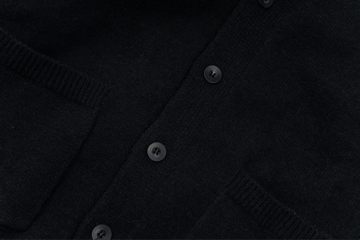 【BURBERRY 公式旗艦店】バーバリー  セーター好評に付き再入荷！241231