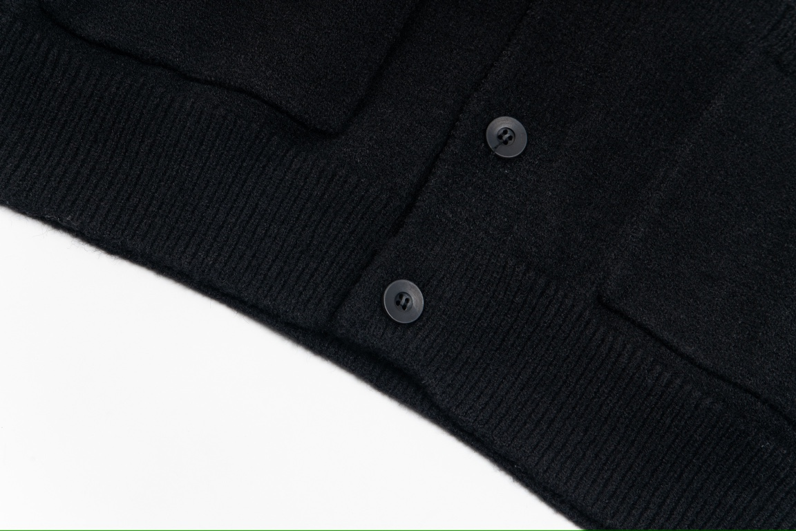 【BURBERRY 公式旗艦店】バーバリー  セーター好評に付き再入荷！241231