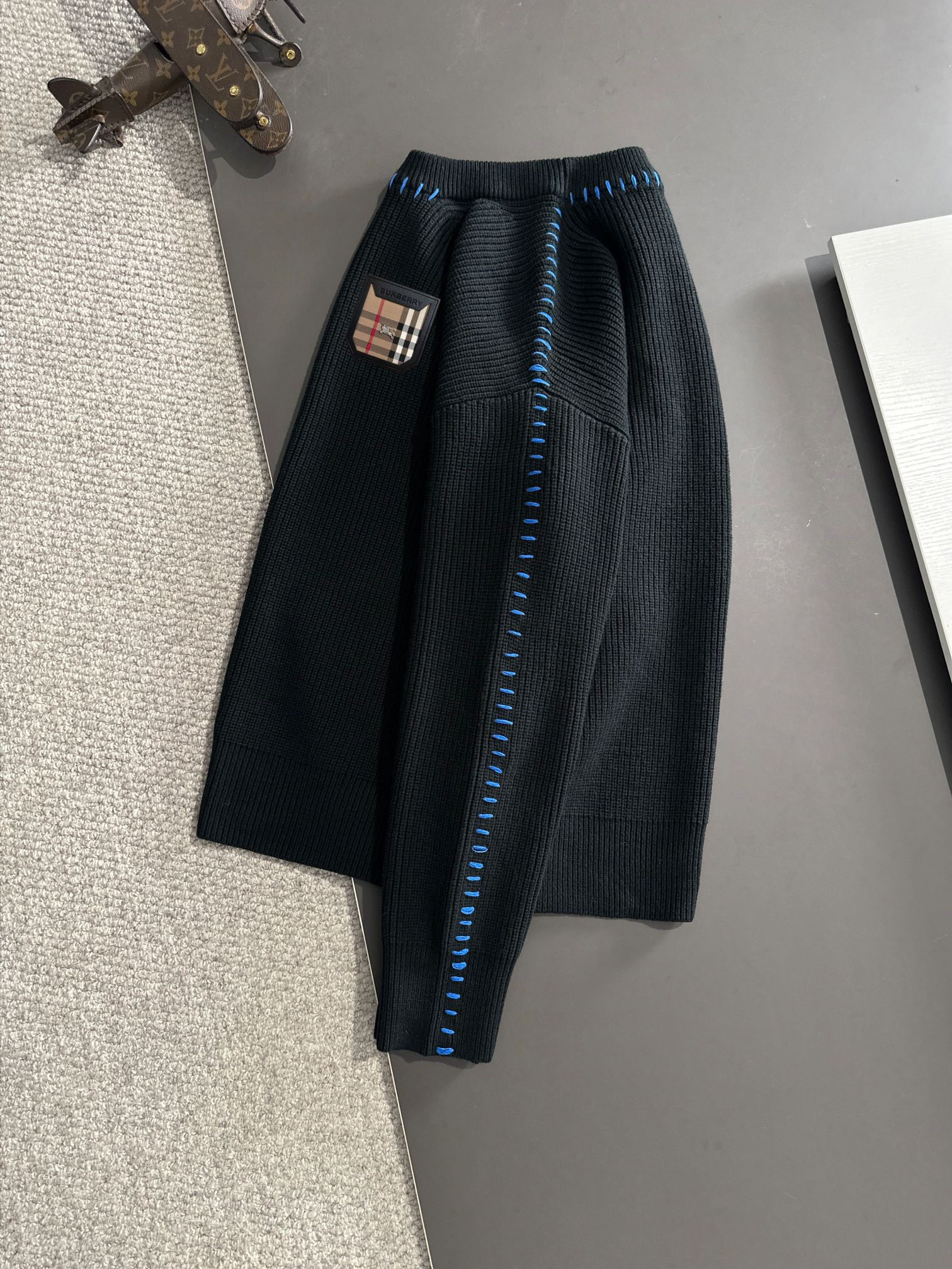 【BURBERRY 公式旗艦店】バーバリー セーター好評に付き再入荷！241231