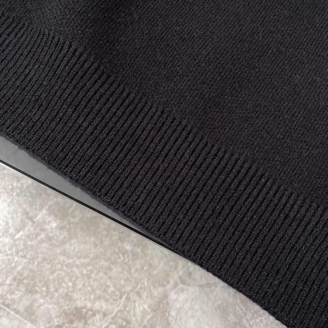 【CHANEL  公式旗艦店】シャネル  セーター好評に付き再入荷！ 241231