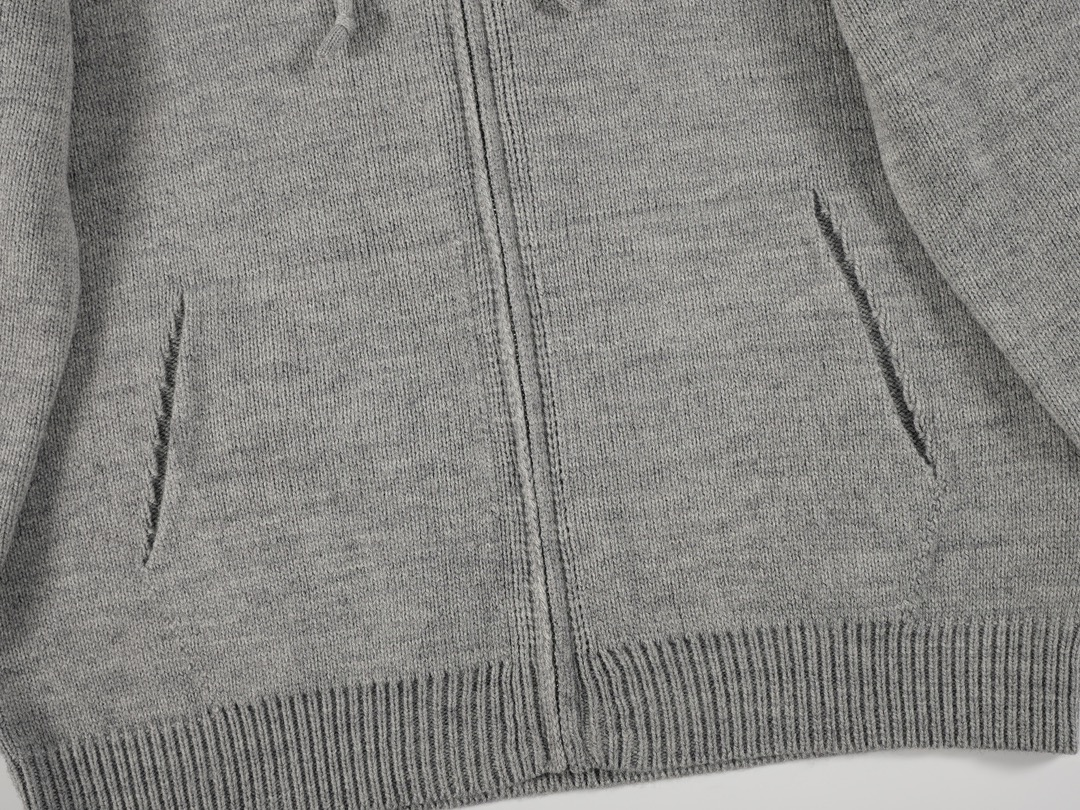 【CELINE  公式旗艦店】セリーヌ  セーター好評に付き再入荷！241231