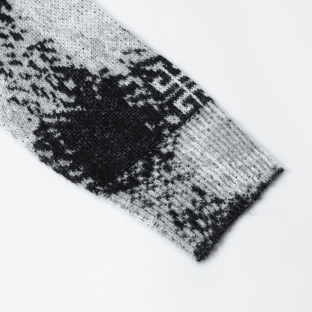 【GIVENCHY   公式旗艦店】ジバンシー  セーター好評に付き再入荷！ 241231