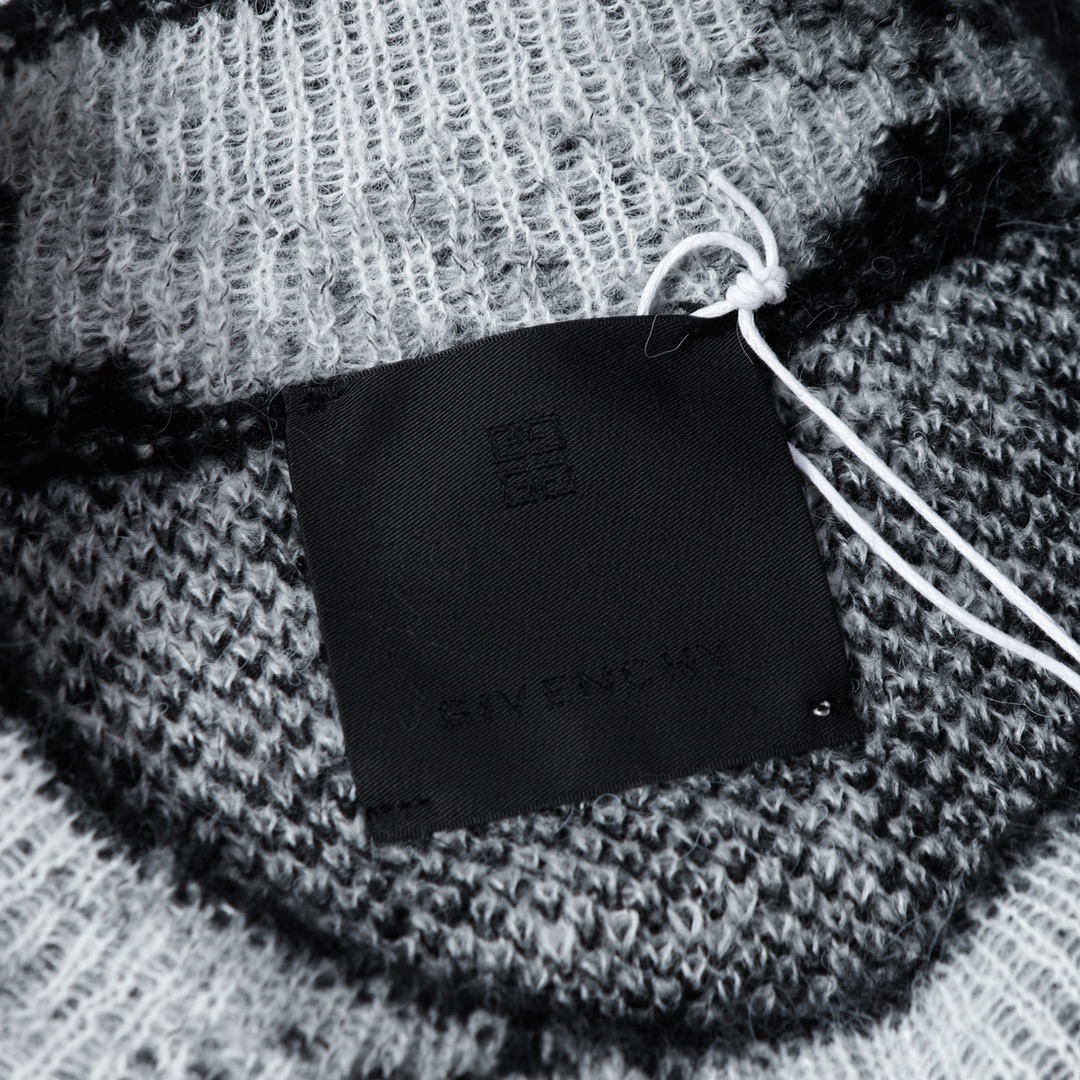 【GIVENCHY   公式旗艦店】ジバンシー  セーター好評に付き再入荷！ 241231