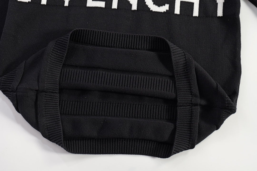 【CELINE  公式旗艦店】セリーヌ  セーター好評に付き再入荷！241231