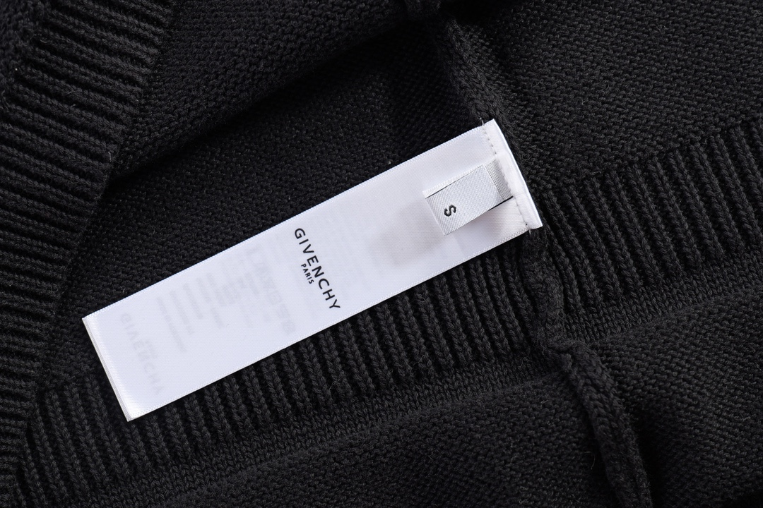 【CELINE  公式旗艦店】セリーヌ  セーター好評に付き再入荷！241231