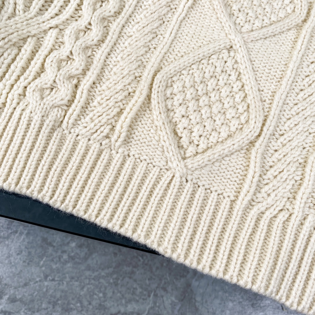 【CELINE 公式旗艦店】セリーヌ  セーター好評に付き再入荷！241231