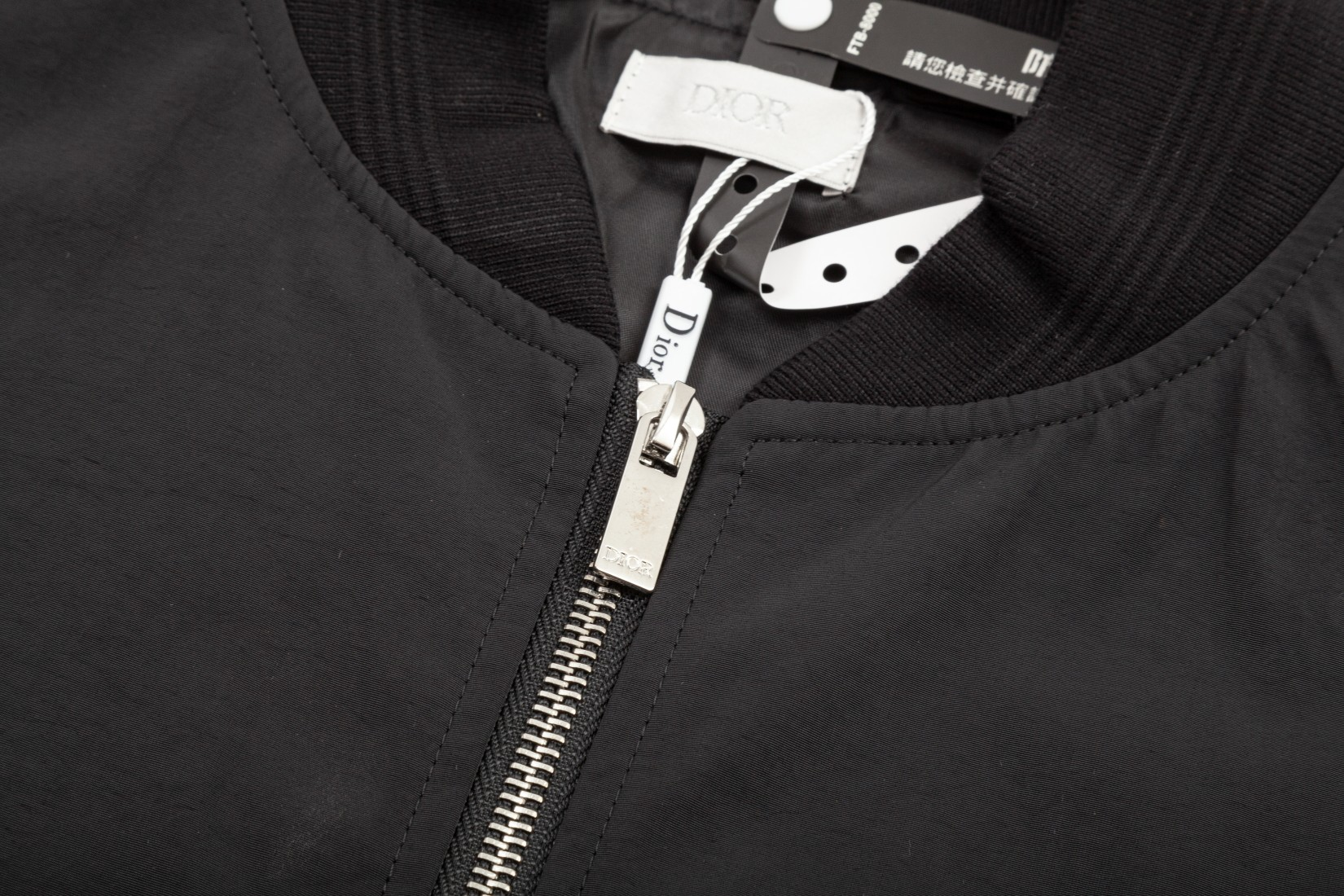 【DIOR  公式旗艦店】ディオール   ジャケット着 好評に付き再入荷！