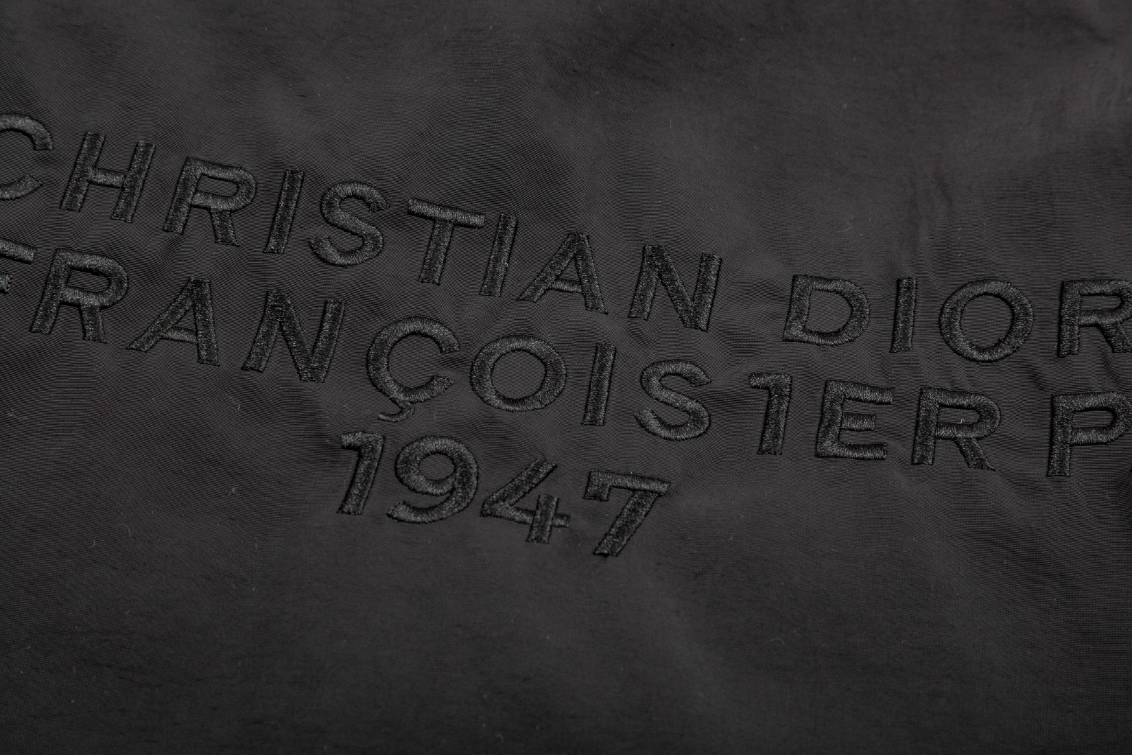 【DIOR  公式旗艦店】ディオール   ジャケット着 好評に付き再入荷！