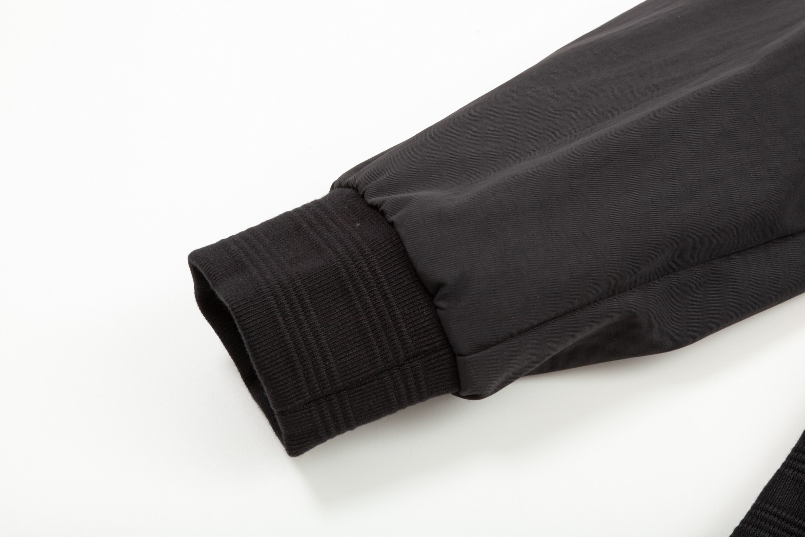 【DIOR  公式旗艦店】ディオール   ジャケット着 好評に付き再入荷！