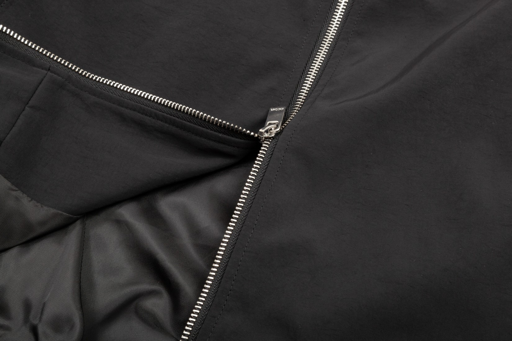 【DIOR  公式旗艦店】ディオール   ジャケット着 好評に付き再入荷！