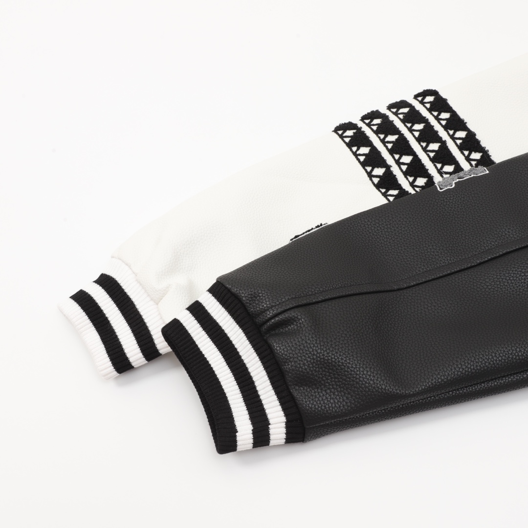 【ThomBrowne  公式旗艦店】トムブラウン  ジャケット着 好評に付き再入荷！250106