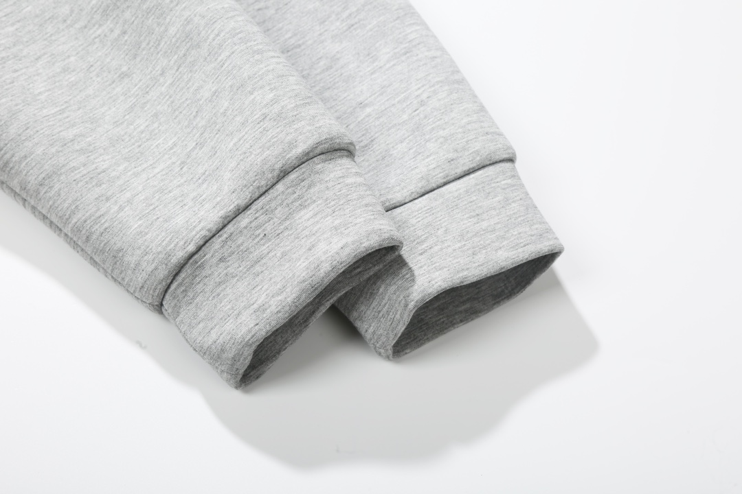 【ThomBrowne  公式旗艦店】トムブラウン  ジャケット着 好評に付き再入荷！250106