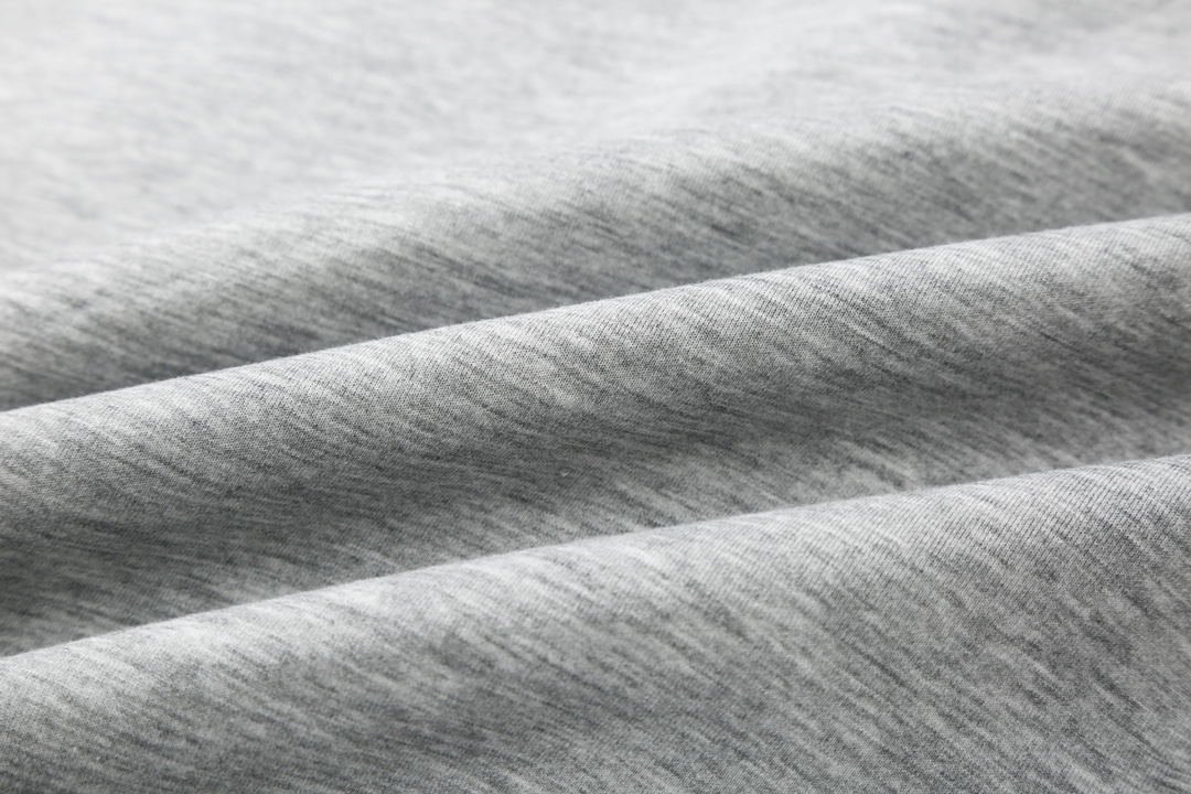 【ThomBrowne  公式旗艦店】トムブラウン  ジャケット着 好評に付き再入荷！250106