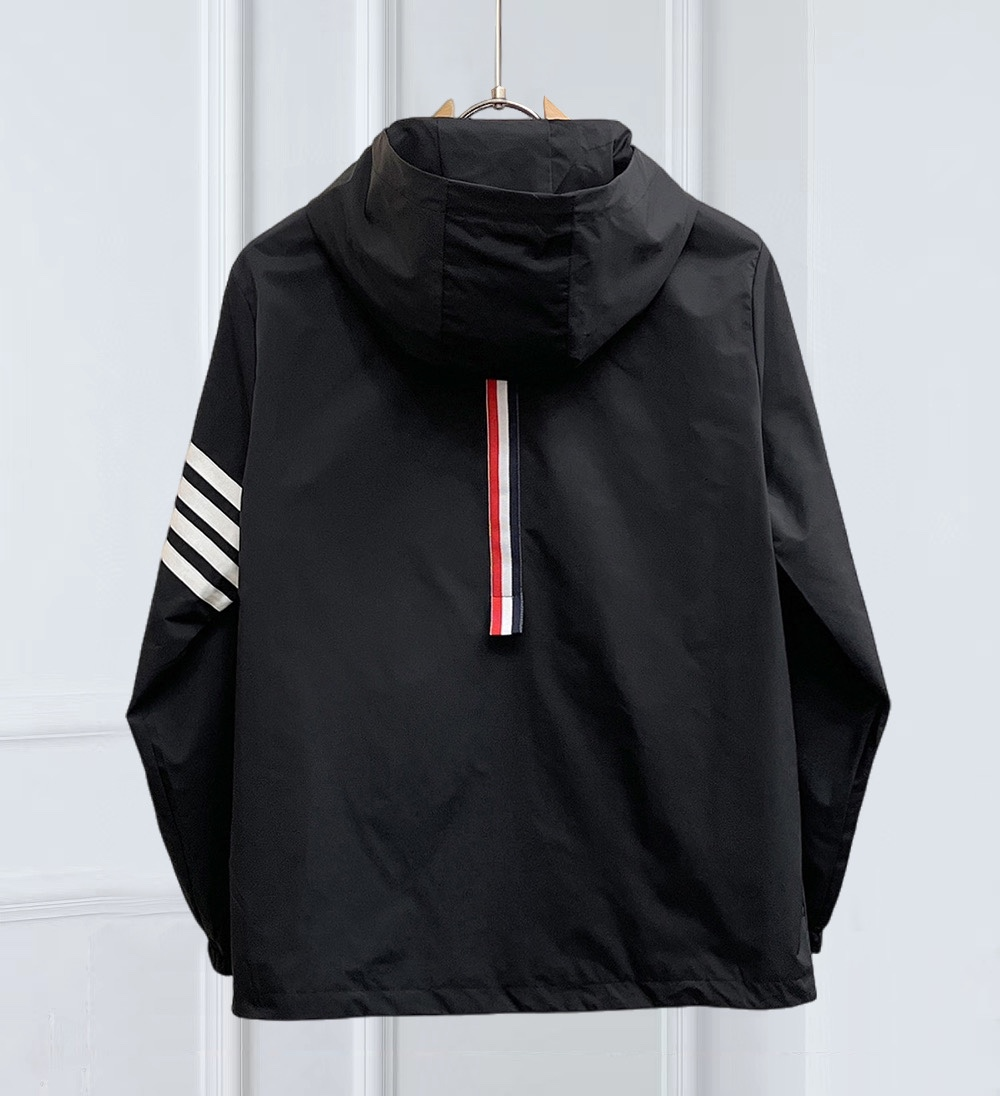 【ThomBrowne】トムブラウン   ジャケット着ご好評に付き再入荷！240926