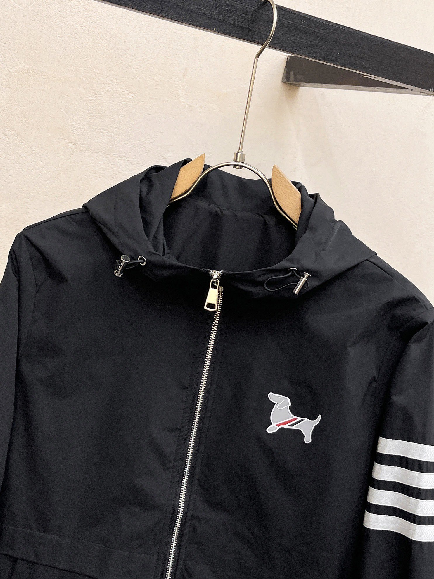 【ThomBrowne】トムブラウン   ジャケット着ご好評に付き再入荷！240926