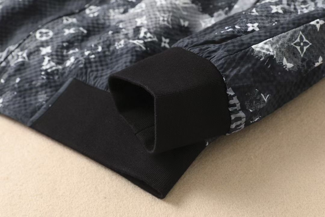 【LOUIS VUITTON 公式旗艦店】ルイヴィトン  ジャケット着 ご好評に付き再入荷！250106