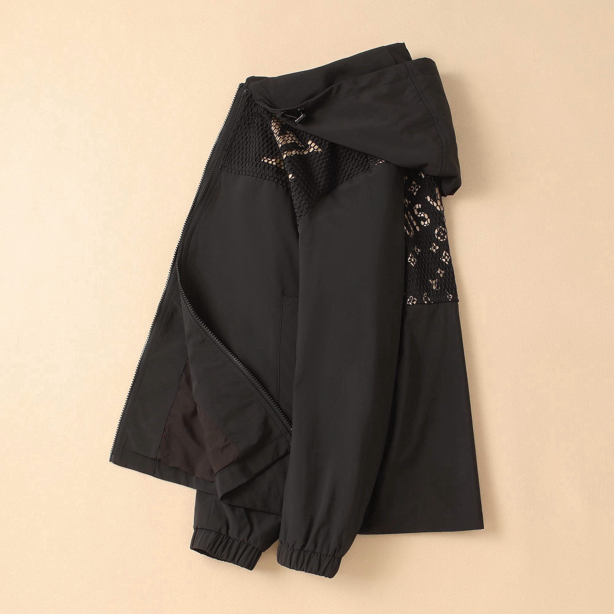 【LOUIS VUITTON 公式旗艦店】ルイヴィトン  ジャケット着 ご好評に付き再入荷！250106