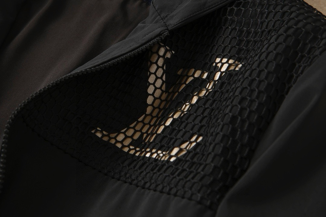 【LOUIS VUITTON 公式旗艦店】ルイヴィトン  ジャケット着 ご好評に付き再入荷！250106