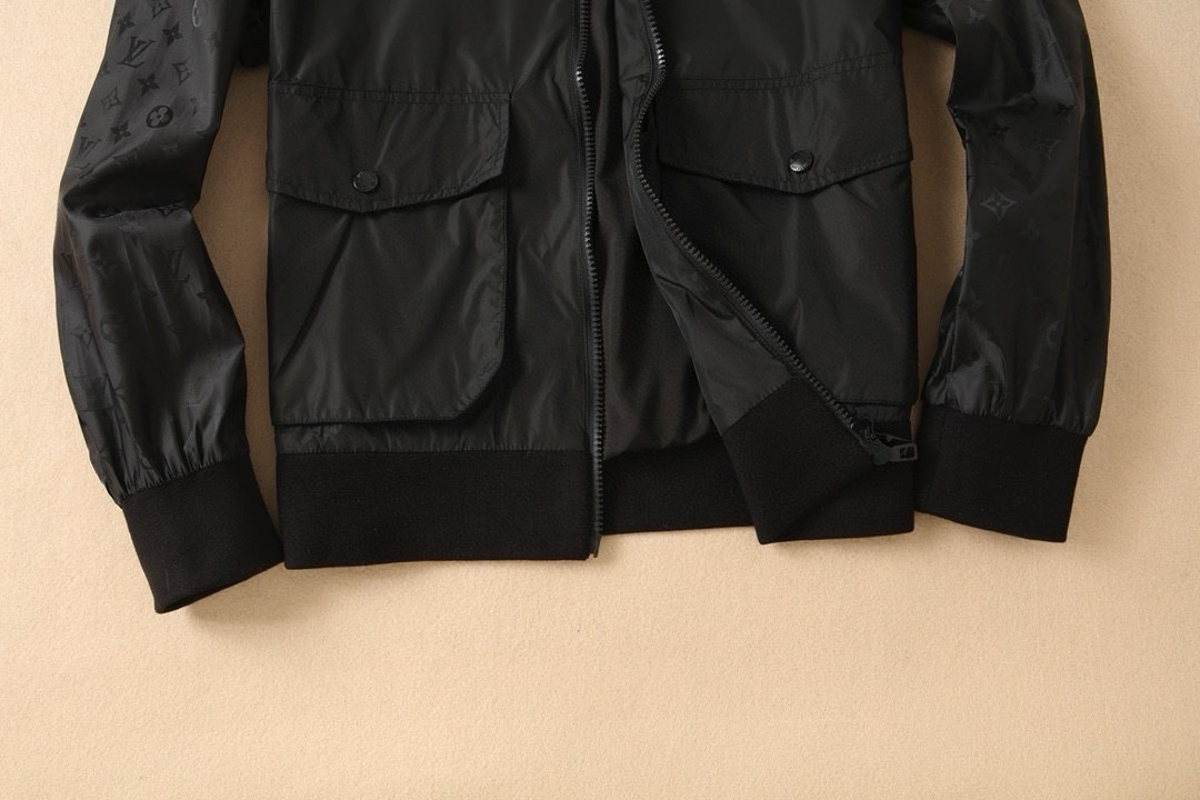 【LOUIS VUITTON 公式旗艦店】ルイヴィトン  ジャケット着 ご好評に付き再入荷！250106
