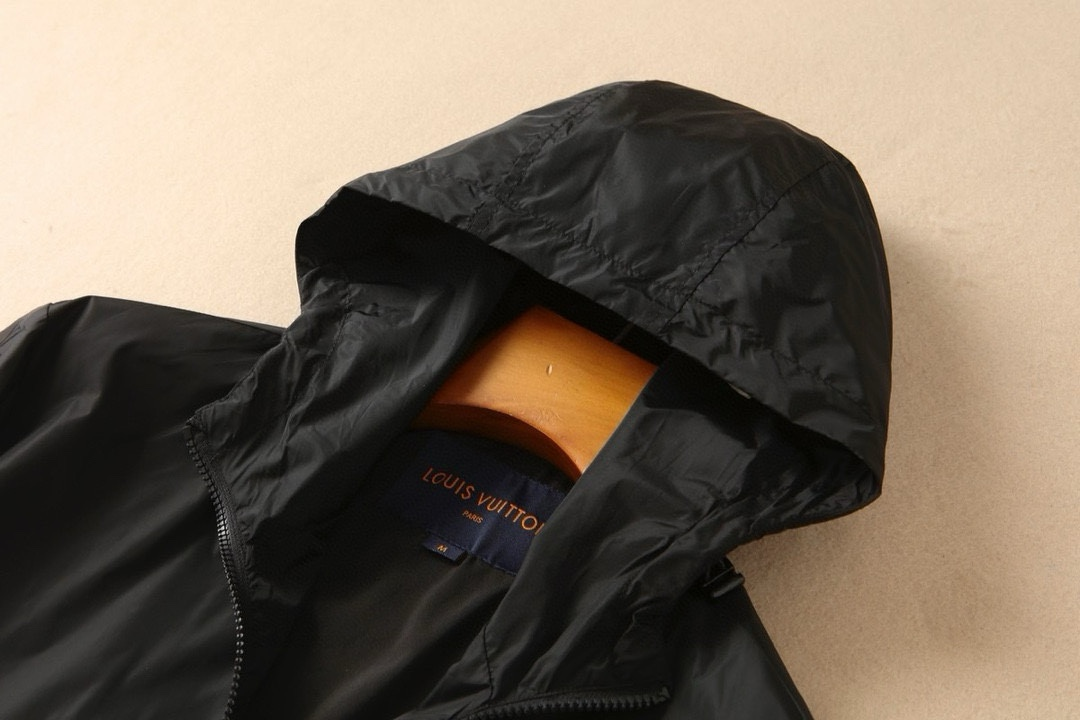 【LOUIS VUITTON 公式旗艦店】ルイヴィトン  ジャケット着 ご好評に付き再入荷！250106