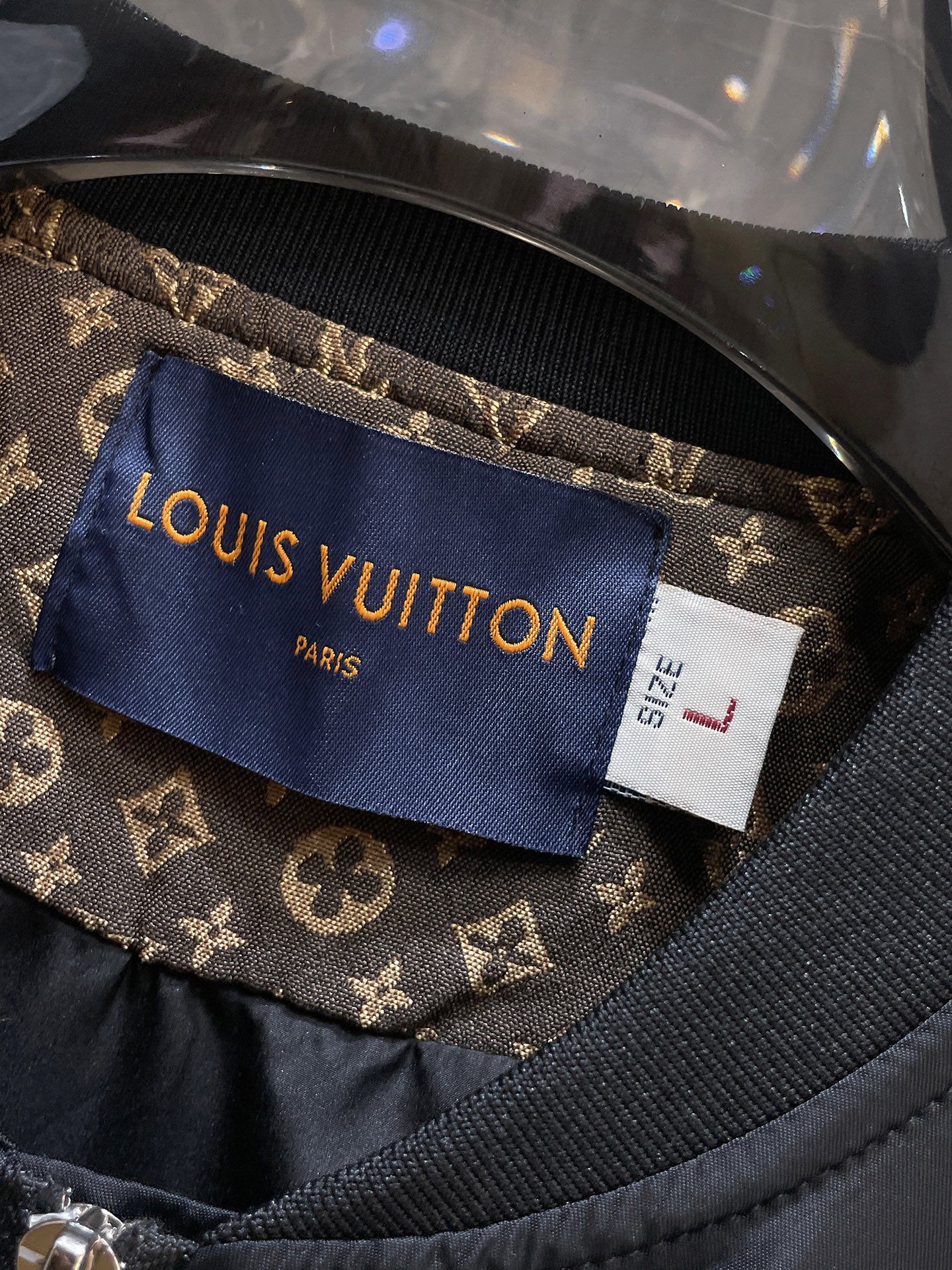 LV【LOUIS VUITTON 公式旗艦店】ルイヴィトン  ジャケット着 ご好評に付き再入荷！250106