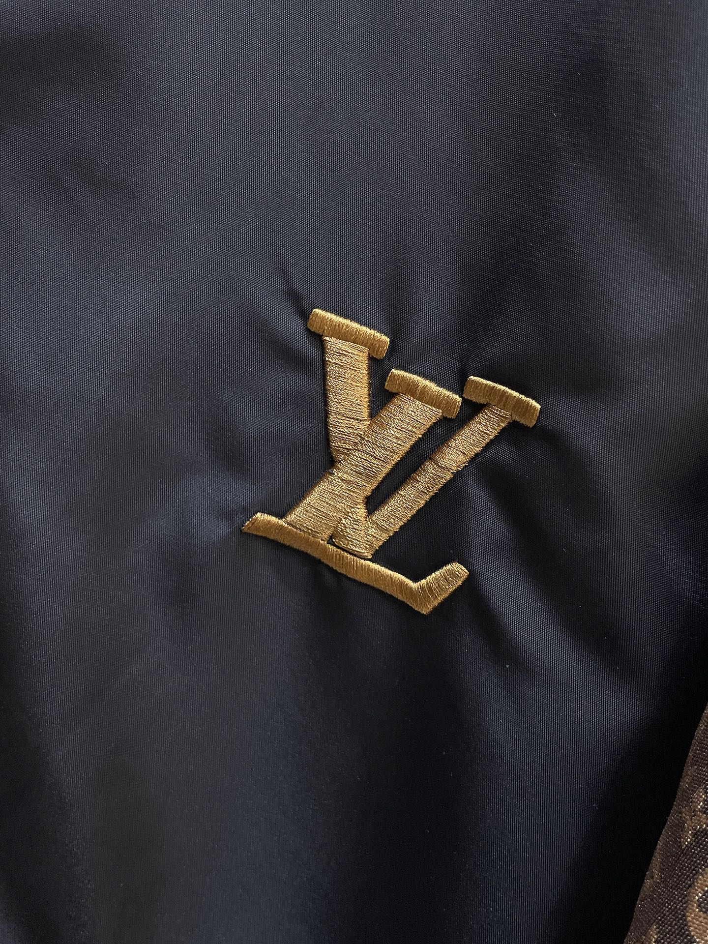 LV【LOUIS VUITTON 公式旗艦店】ルイヴィトン  ジャケット着 ご好評に付き再入荷！250106