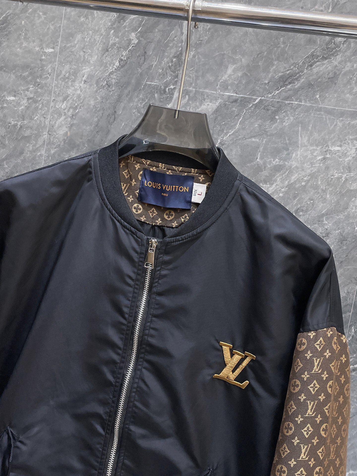 LV【LOUIS VUITTON 公式旗艦店】ルイヴィトン  ジャケット着 ご好評に付き再入荷！250106