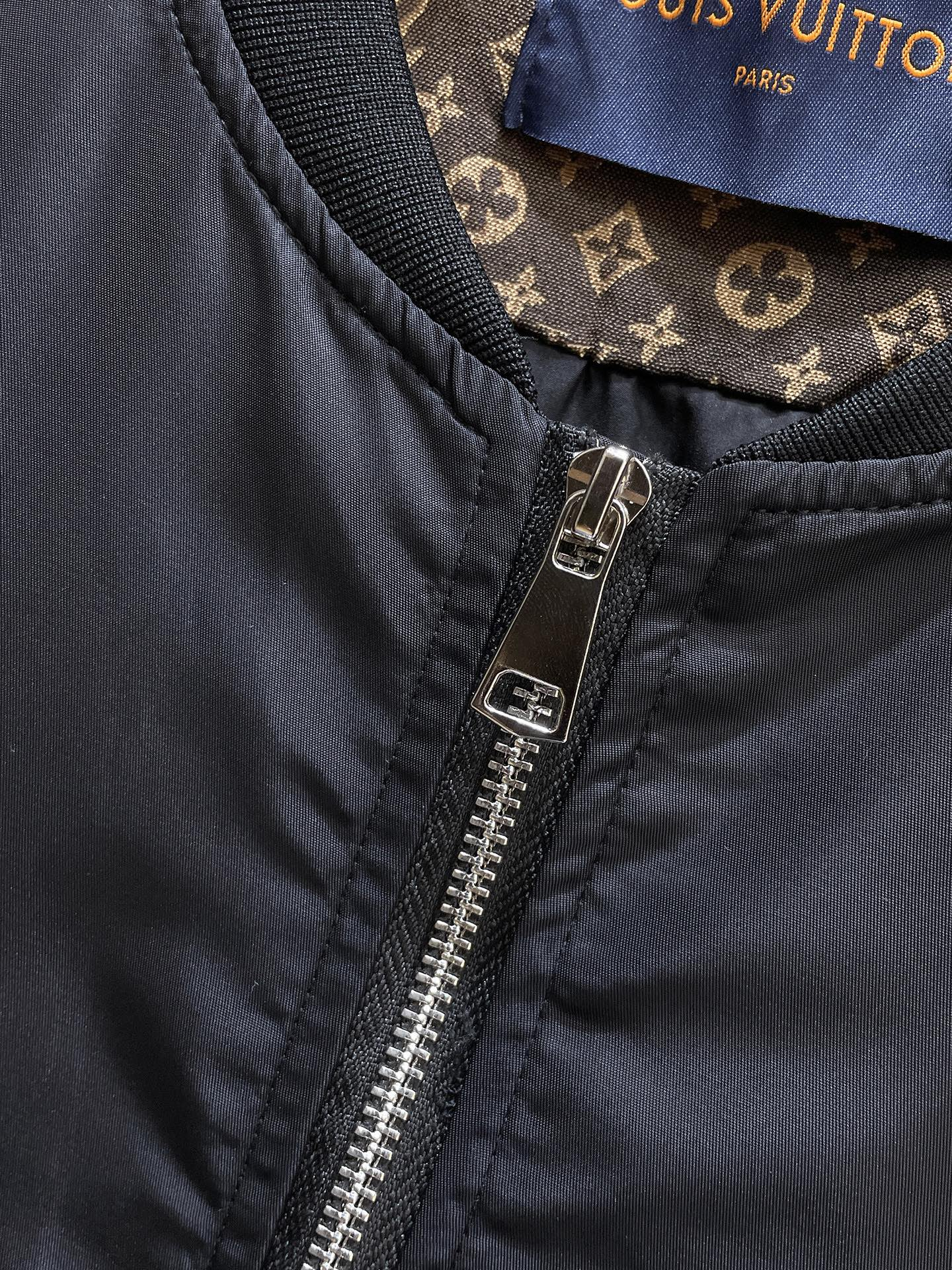 LV【LOUIS VUITTON 公式旗艦店】ルイヴィトン  ジャケット着 ご好評に付き再入荷！250106