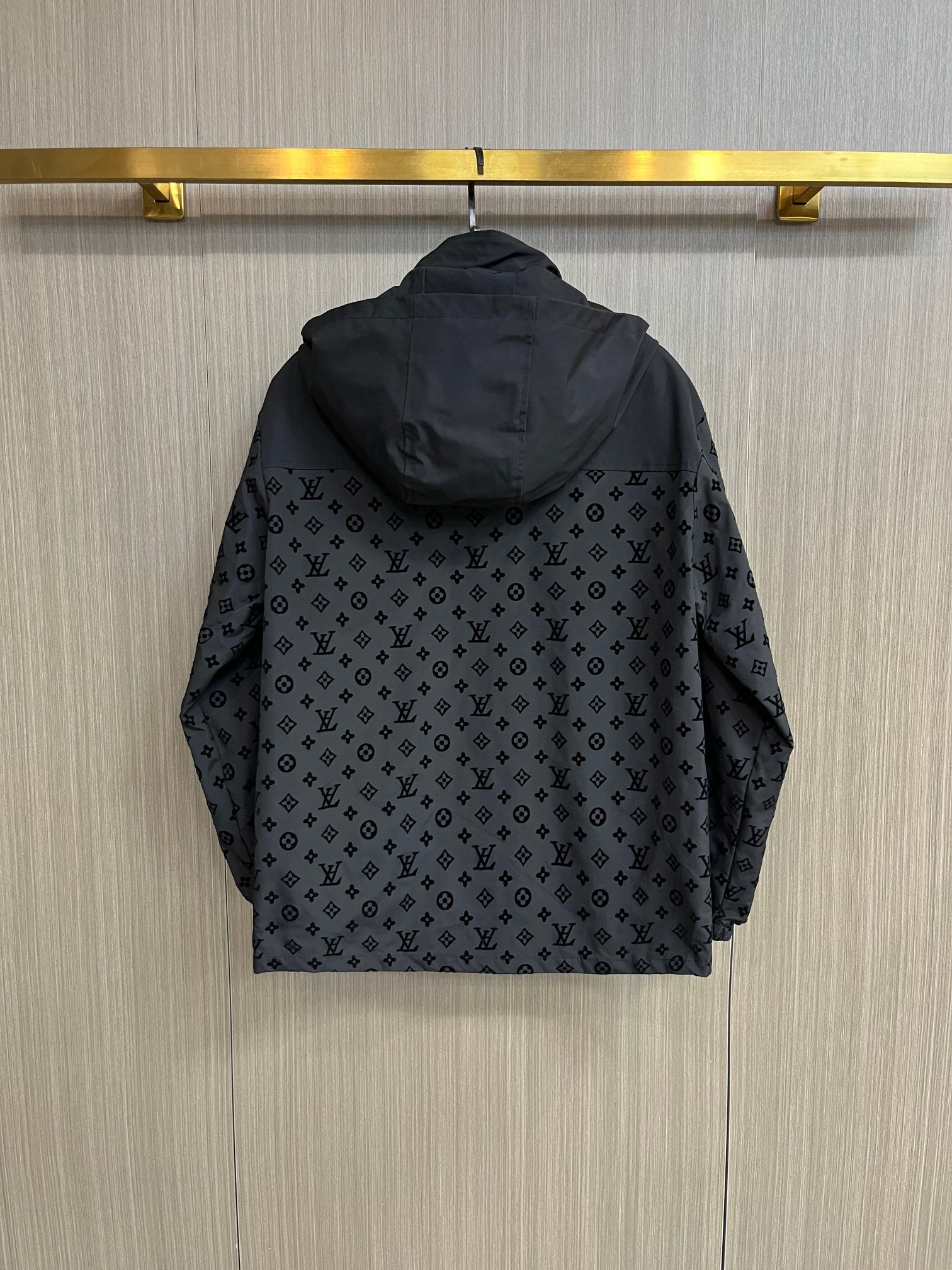 LV【LOUIS VUITTON 公式旗艦店】ルイヴィトン  ジャケット着 ご好評に付き再入荷！250106