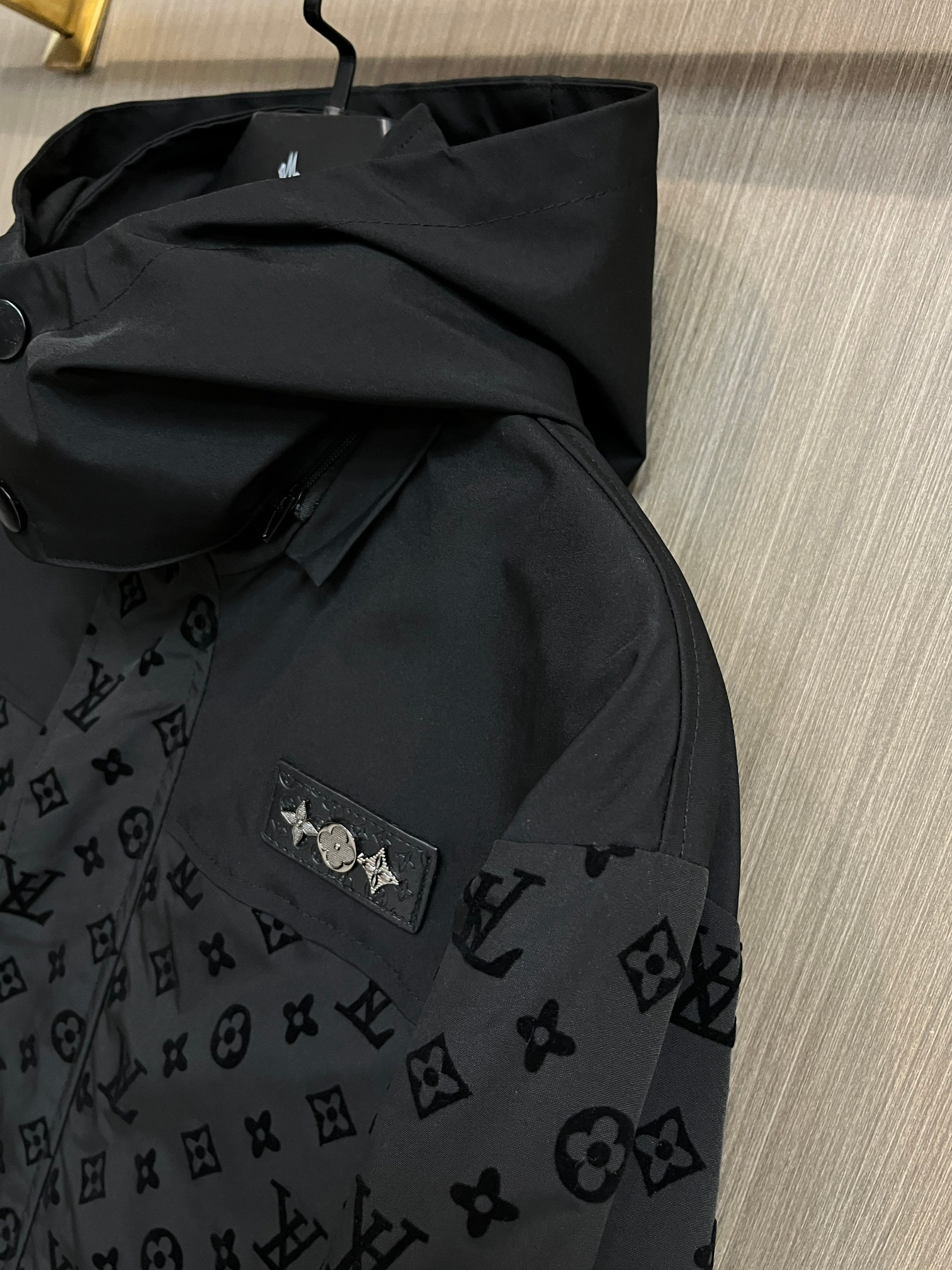 LV【LOUIS VUITTON 公式旗艦店】ルイヴィトン  ジャケット着 ご好評に付き再入荷！250106