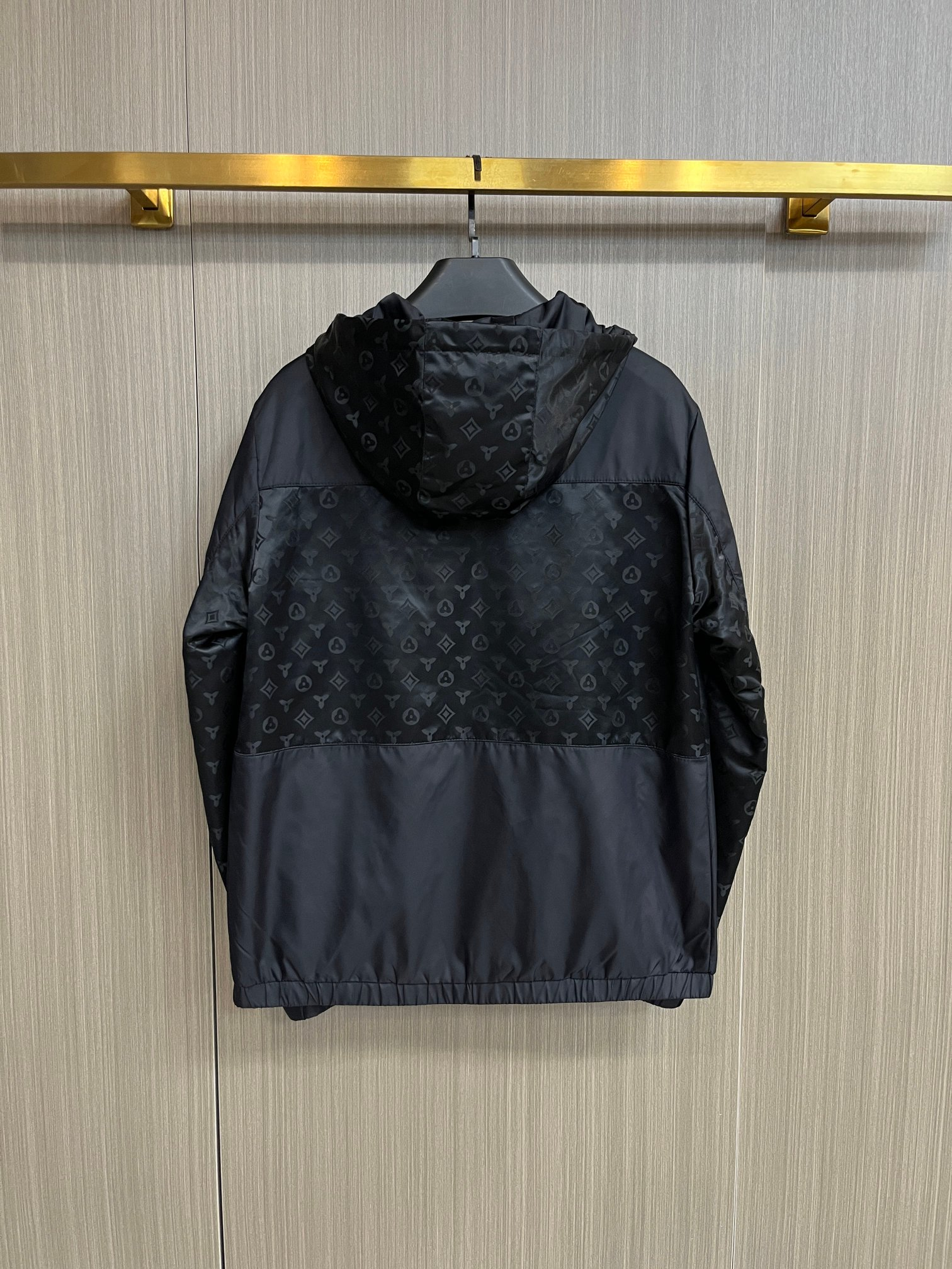 LV【LOUIS VUITTON 公式旗艦店】ルイヴィトン  ジャケット着 ご好評に付き再入荷！250106