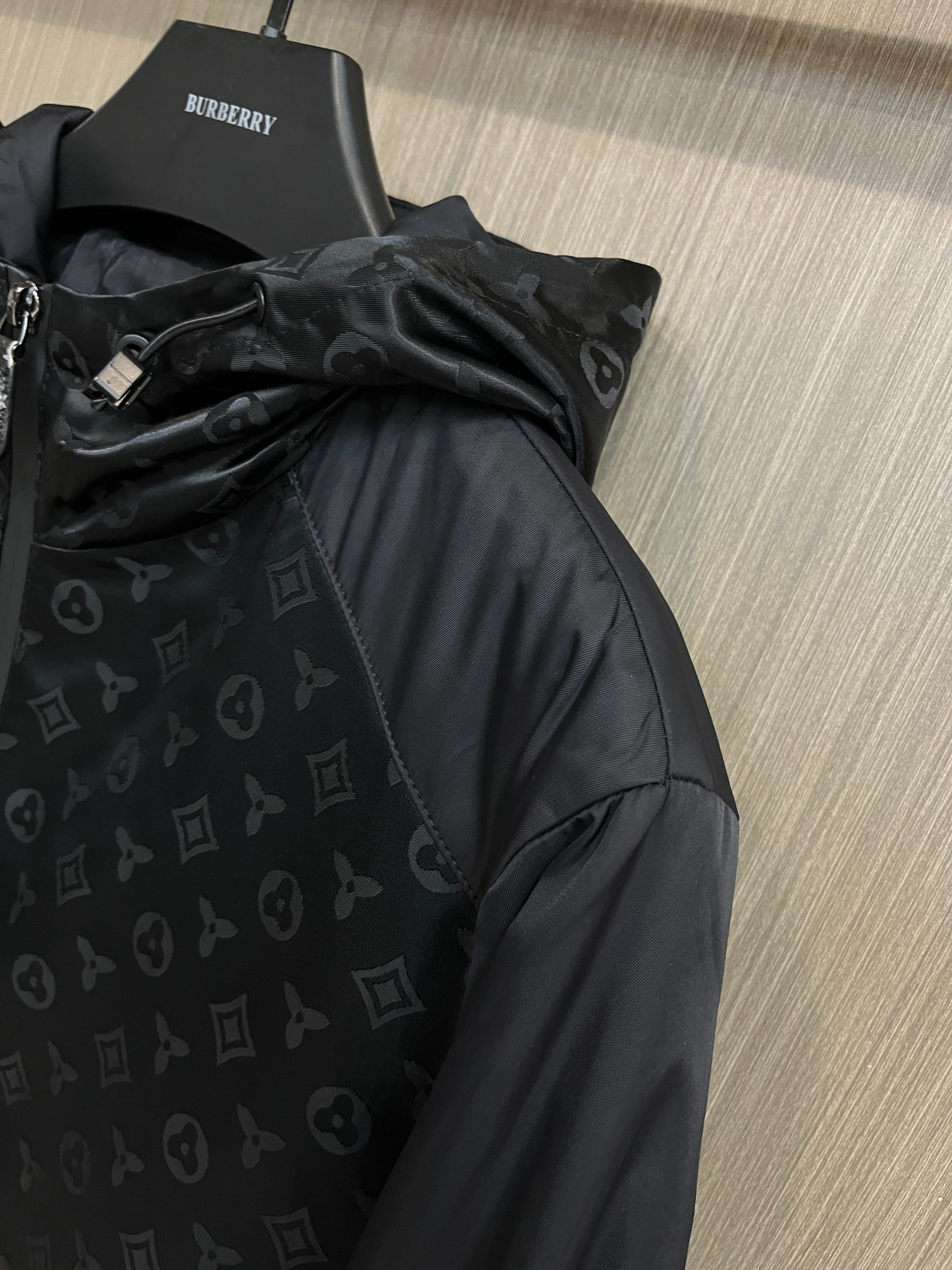 LV【LOUIS VUITTON 公式旗艦店】ルイヴィトン  ジャケット着 ご好評に付き再入荷！250106