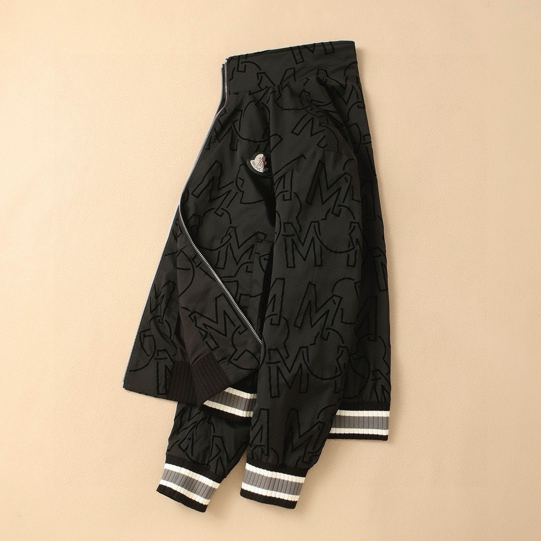 【MONCLER 公式旗艦店】 モンクレール  ジャケット着 ご好評に付き再入荷！241023