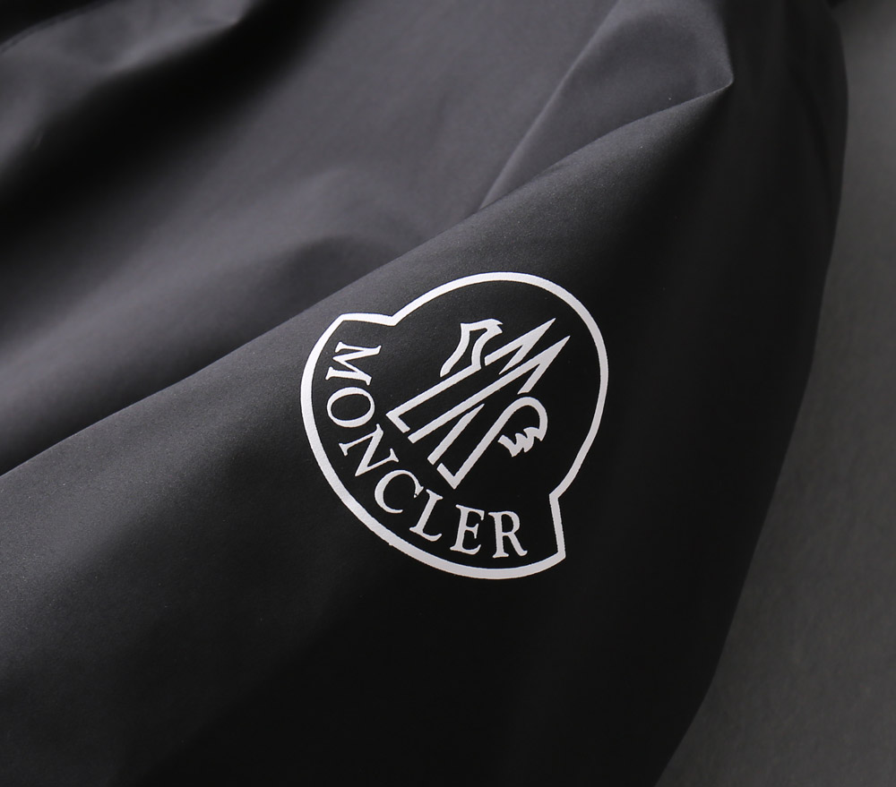 【MONCLER 公式旗艦店】 モンクレール  ジャケット着 ご好評に付き再入荷！241023