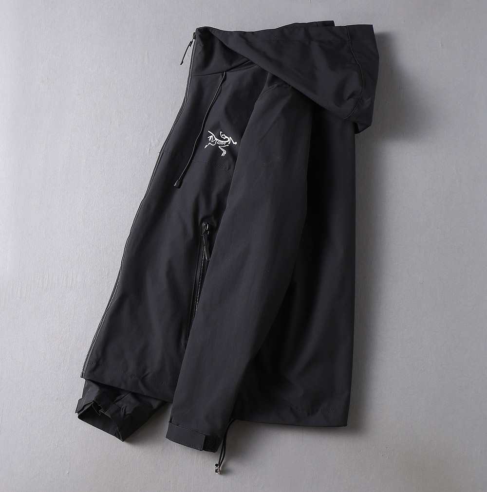 【ARCTERYX  公式旗艦店】アークテリクス  ジャケット着 ご好評に付き再入荷！250107