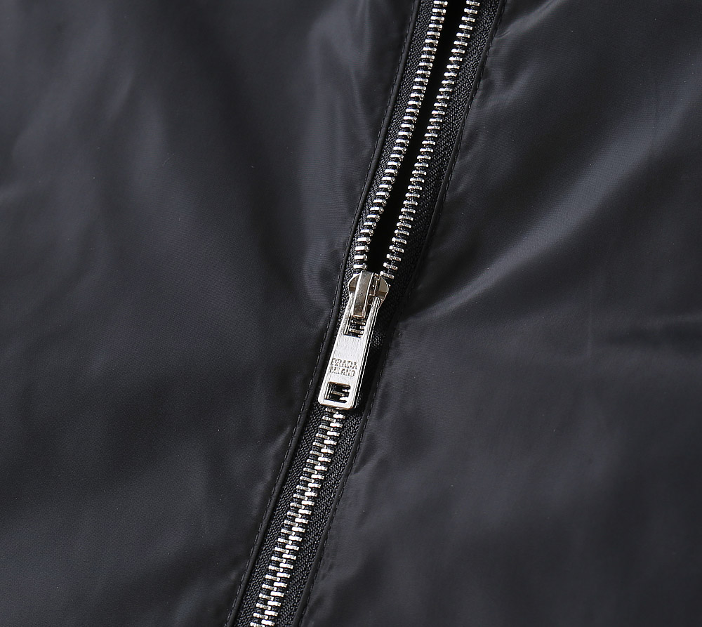 【PRADA  公式旗艦店】プラダ   ジャケット着 ご好評に付き再入荷！250106