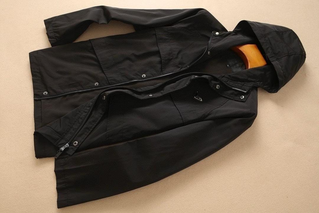 【PRADA  公式旗艦店】プラダ   ジャケット着 ご好評に付き再入荷！250107