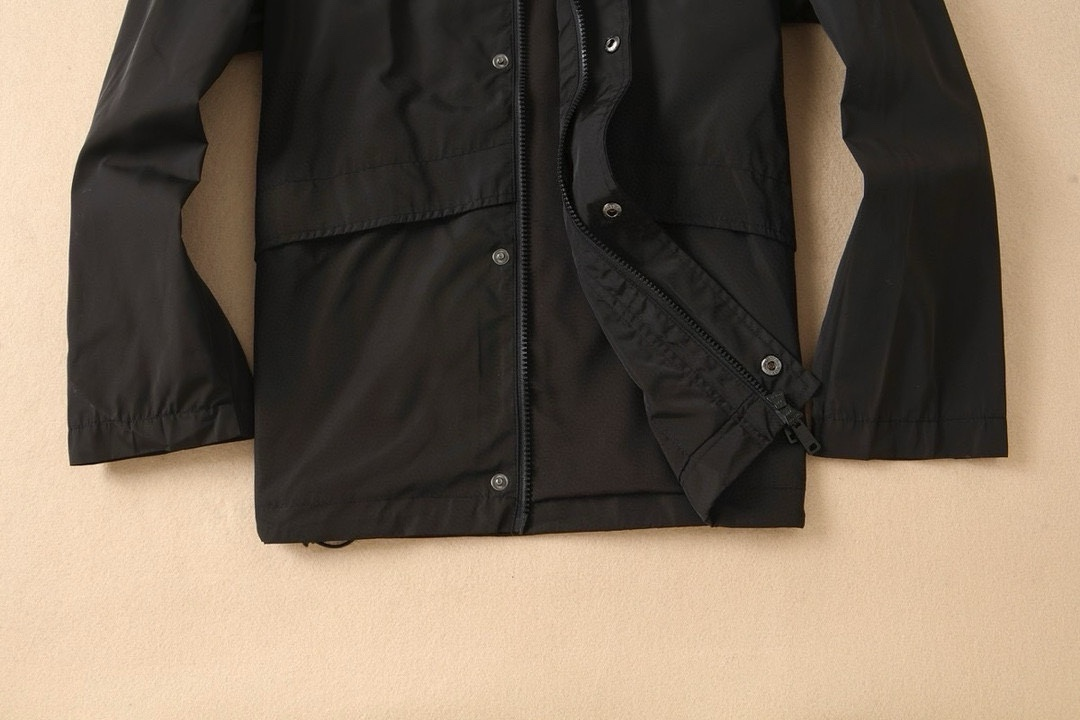 【PRADA  公式旗艦店】プラダ   ジャケット着 ご好評に付き再入荷！250107