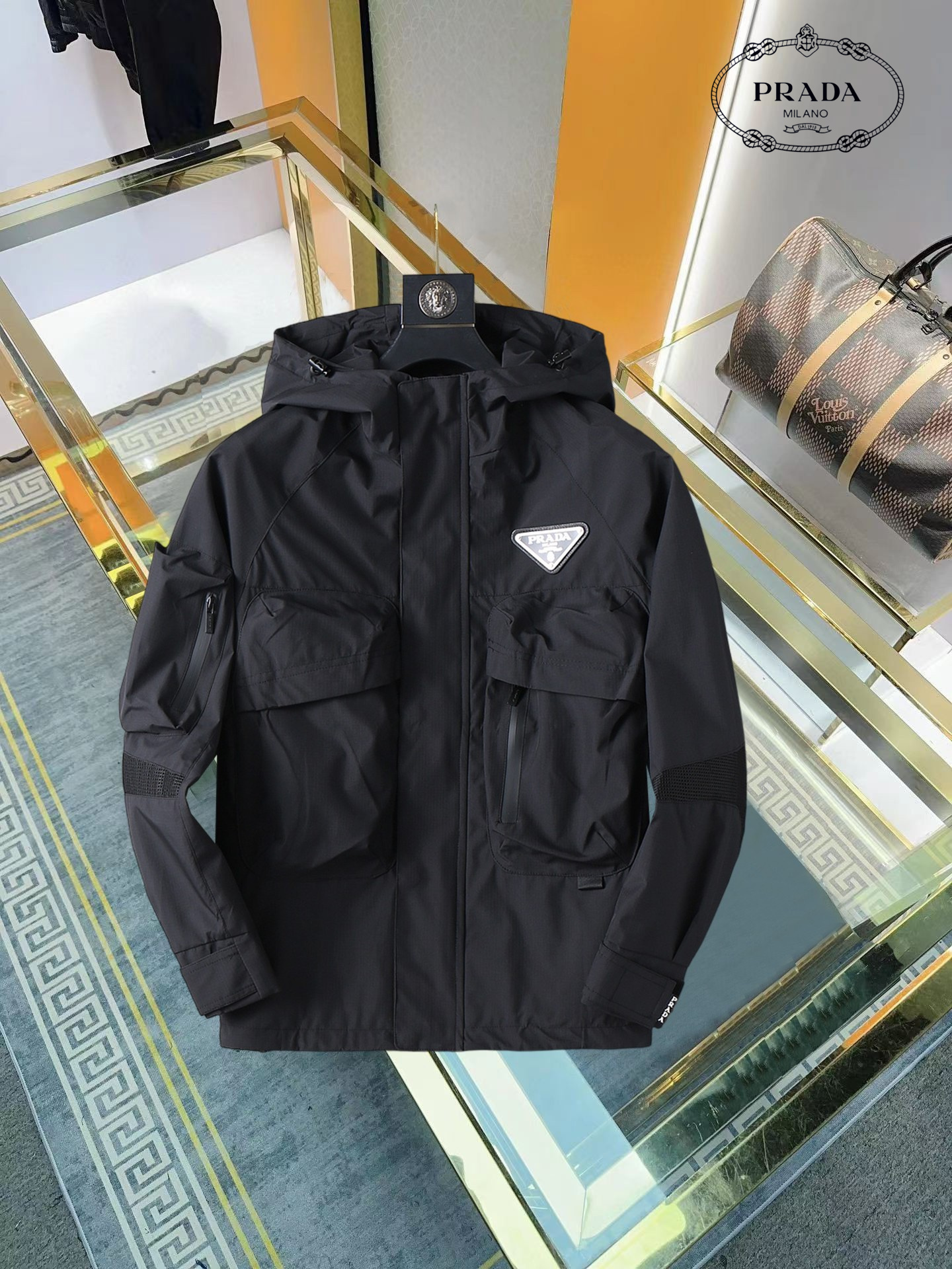 【PRADA  公式旗艦店】プラダ   ジャケット着 ご好評に付き再入荷！250107