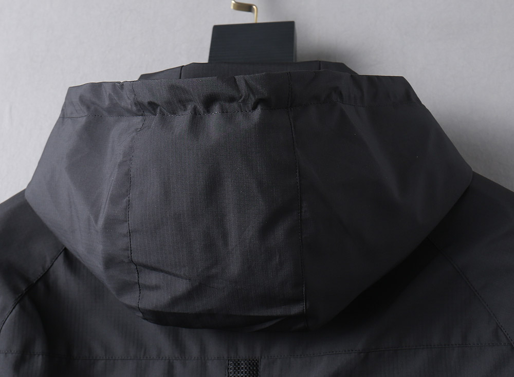 【PRADA  公式旗艦店】プラダ   ジャケット着 ご好評に付き再入荷！250107