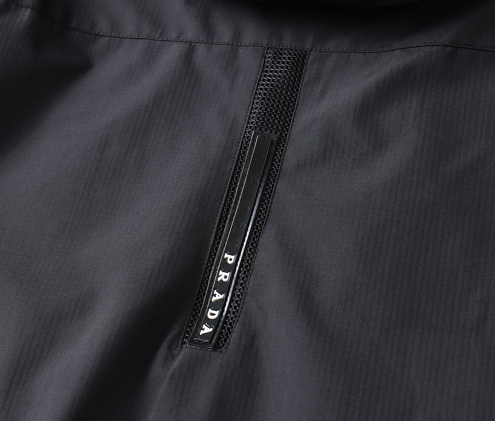 【PRADA  公式旗艦店】プラダ   ジャケット着 ご好評に付き再入荷！250107