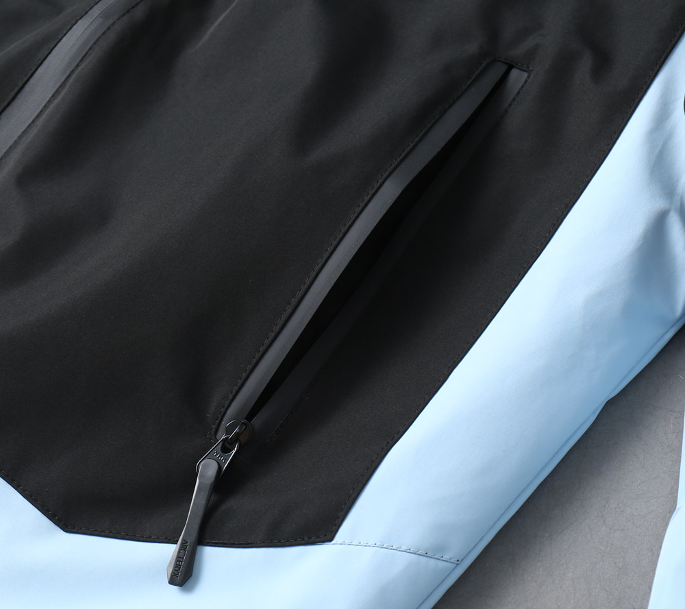 【ARCTERYX  公式旗艦店】アークテリクス  ジャケット着 ご好評に付き再入荷！250107