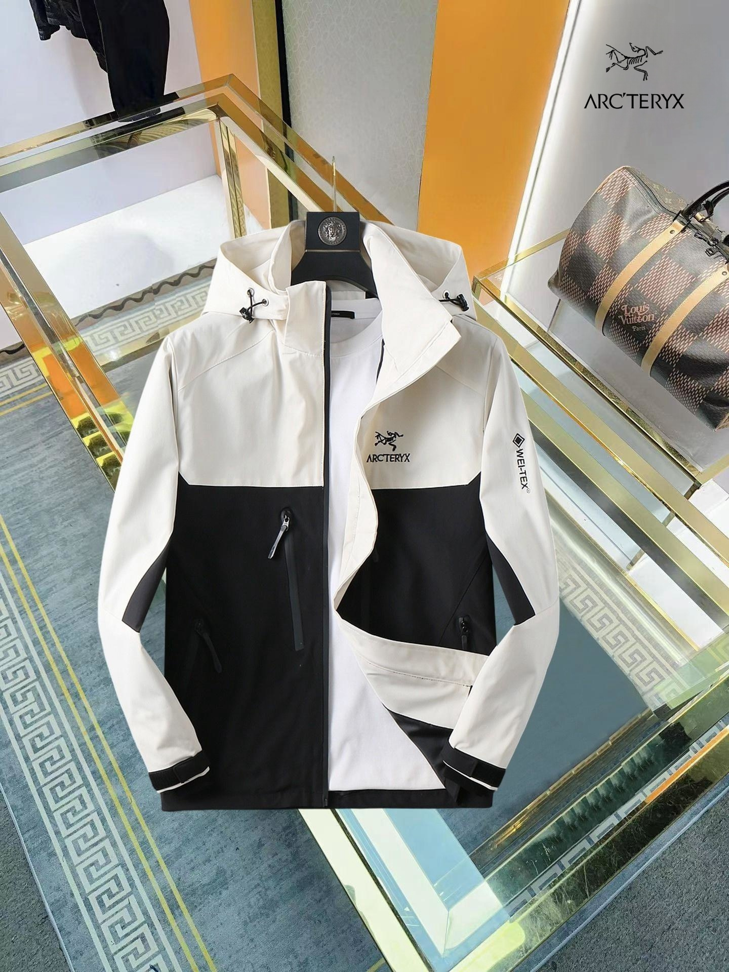 【ARCTERYX  公式旗艦店】アークテリクス  ジャケット着 ご好評に付き再入荷！250107