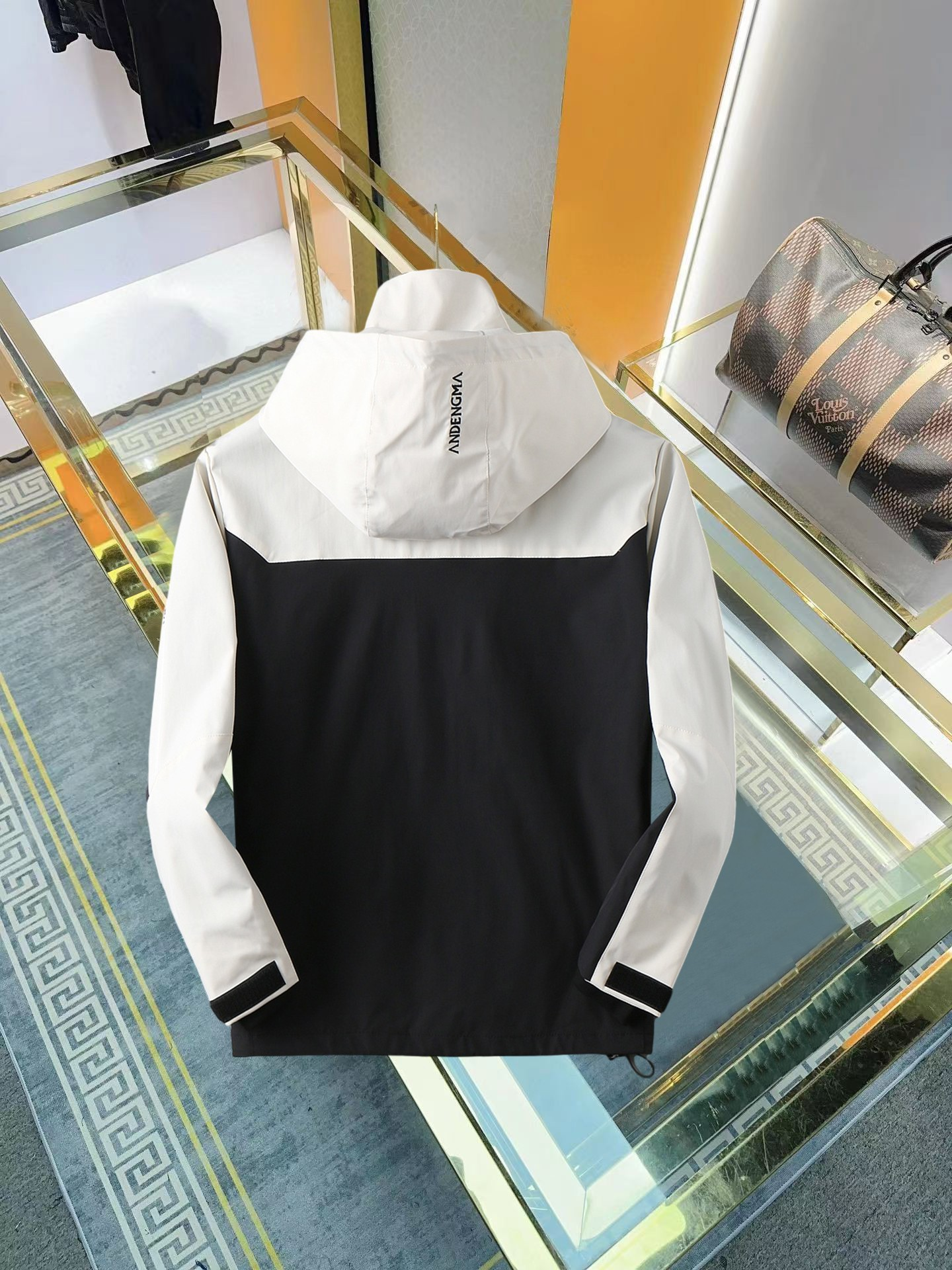 【ARCTERYX  公式旗艦店】アークテリクス  ジャケット着 ご好評に付き再入荷！250107