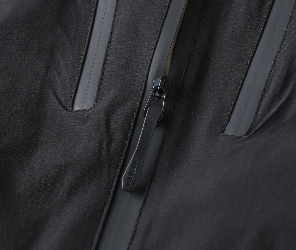 【ARCTERYX  公式旗艦店】アークテリクス  ジャケット着 ご好評に付き再入荷！250107