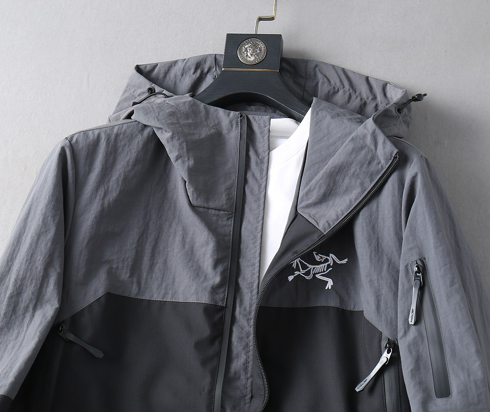 【ARCTERYX  公式旗艦店】アークテリクス  ジャケット着 ご好評に付き再入荷！250107