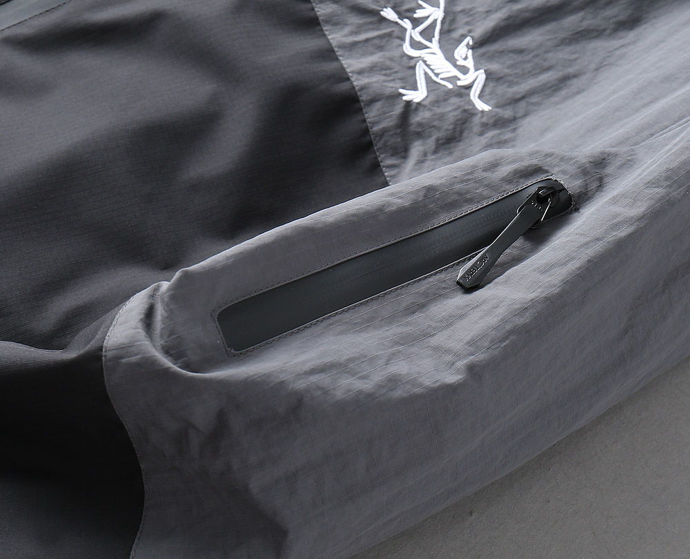 【ARCTERYX  公式旗艦店】アークテリクス  ジャケット着 ご好評に付き再入荷！250107