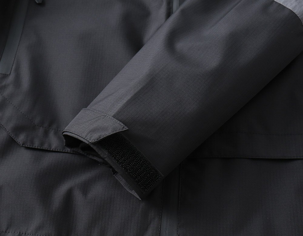 【ARCTERYX  公式旗艦店】アークテリクス  ジャケット着 ご好評に付き再入荷！250107