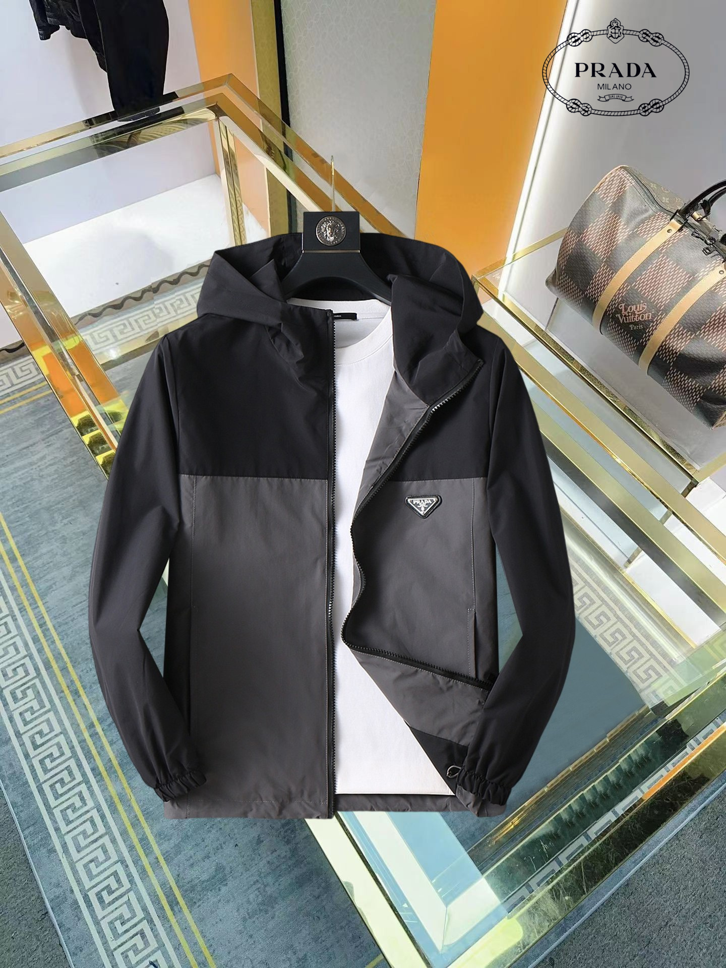 【PRADA  公式旗艦店】プラダ   ジャケット着 ご好評に付き再入荷！250107