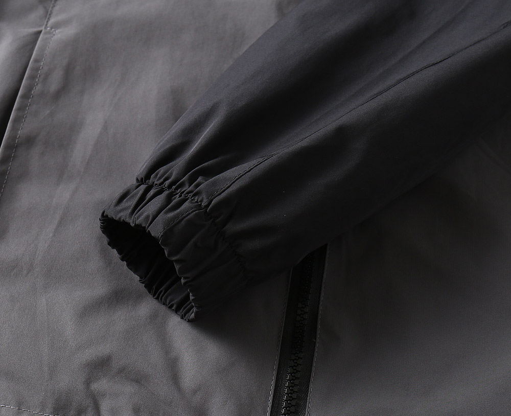 【PRADA  公式旗艦店】プラダ   ジャケット着 ご好評に付き再入荷！250107